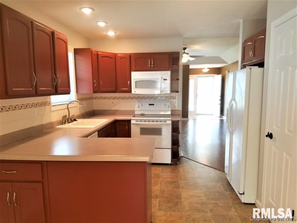 3214 Red Oak Lane Springfield, IL 62712 - Photo 13 of 24