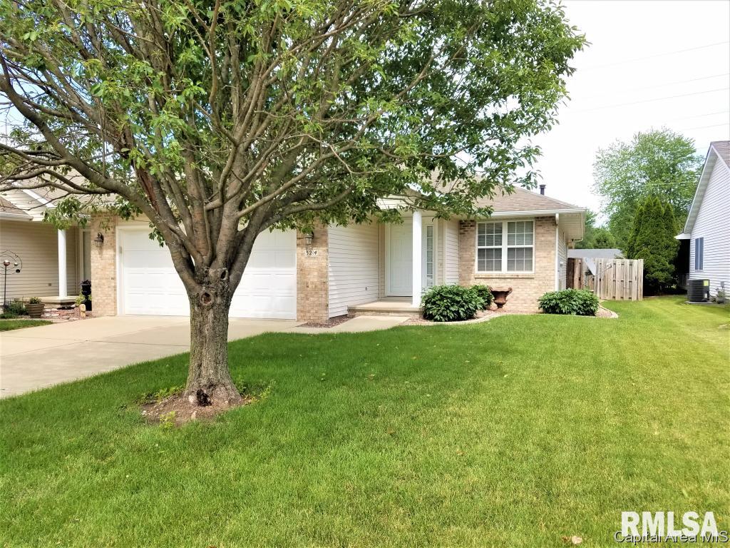 3214 Red Oak Lane Springfield, IL 62712 - Photo 2 of 24