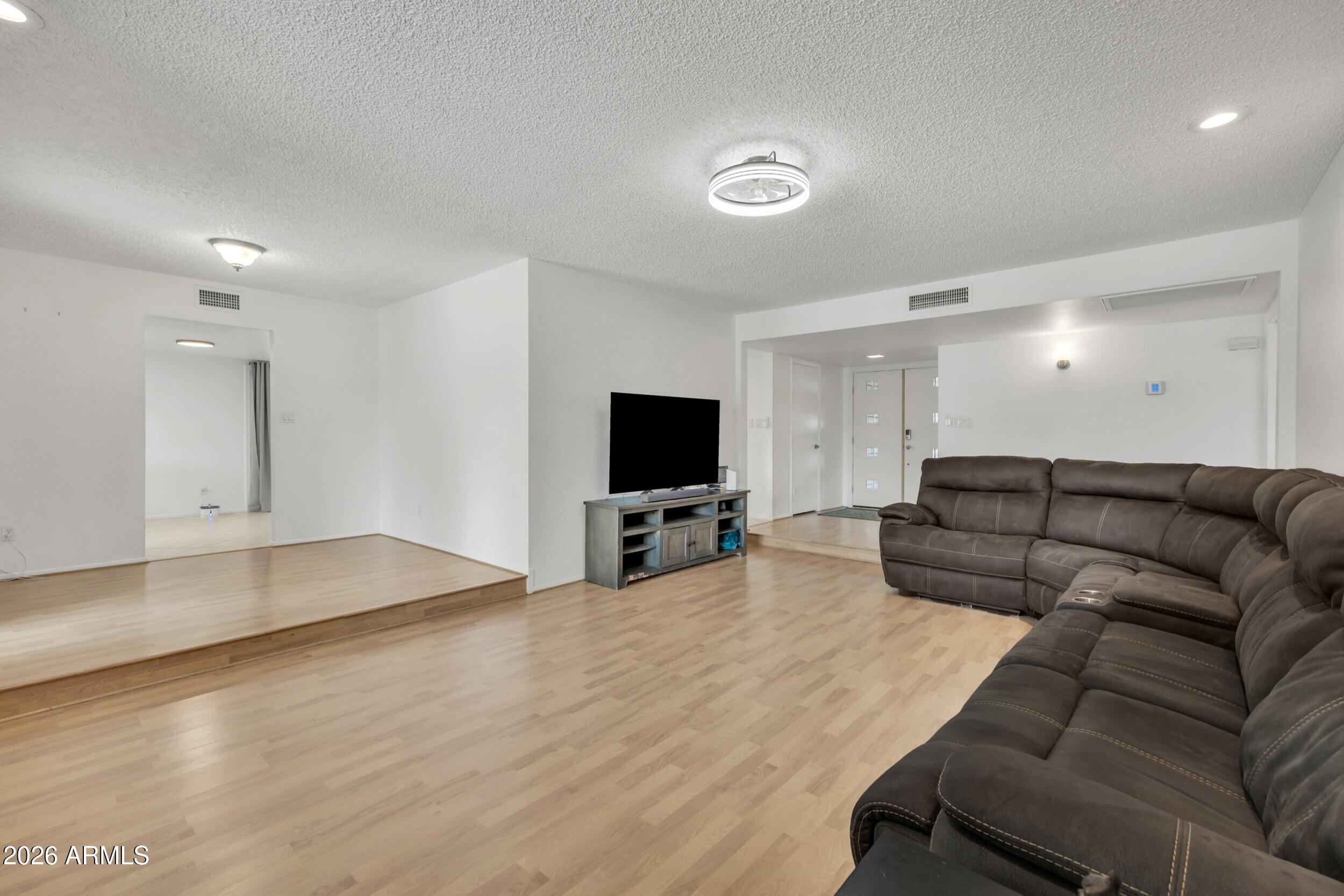 3833 West Phelps Road Phoenix, AZ 85053 - Photo 11 of 55 Huge Living Room