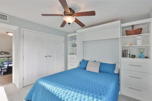 a view of a livingroom with closet
