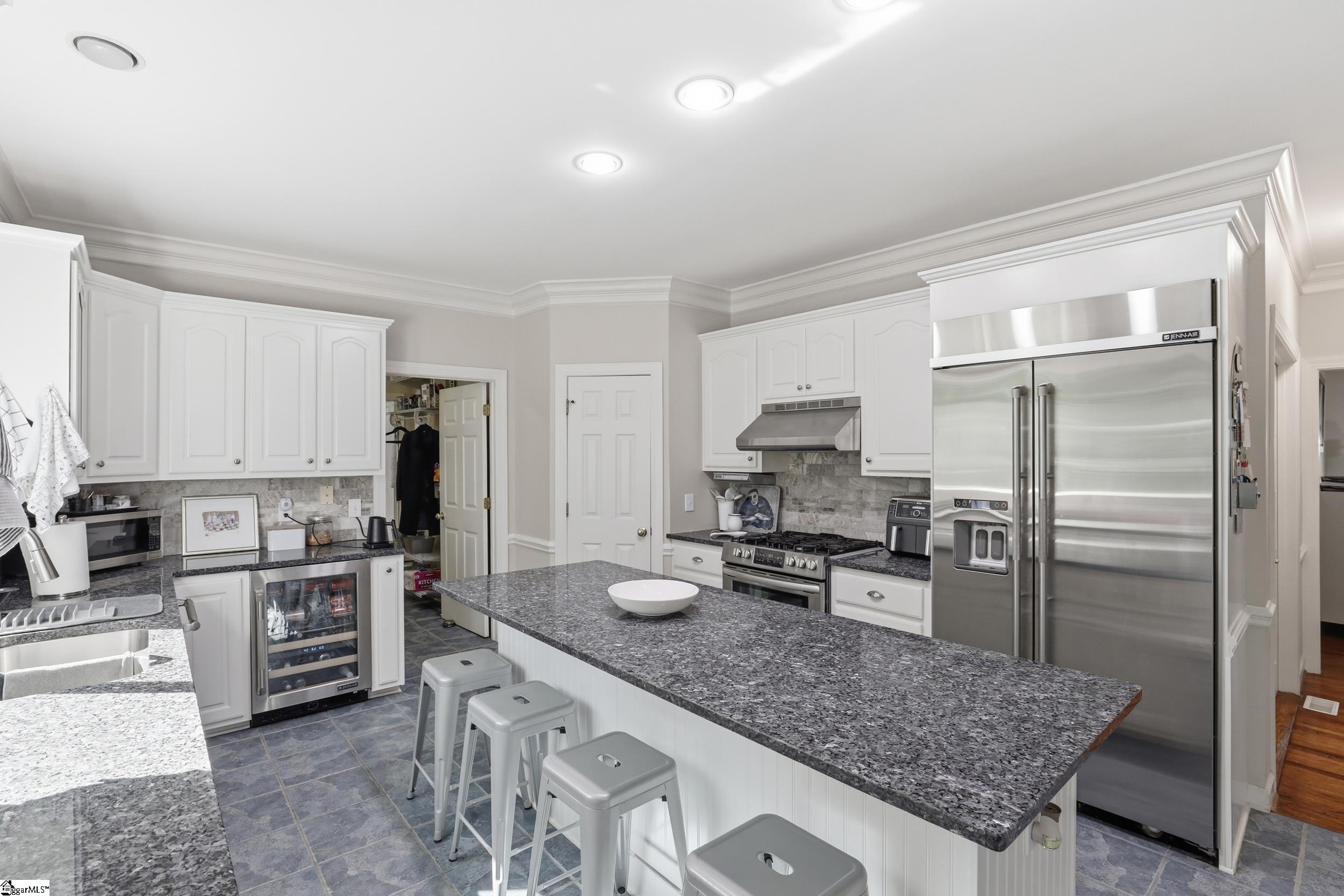 111 Overlook Court Easley, SC 29642 - Photo 10 of 50