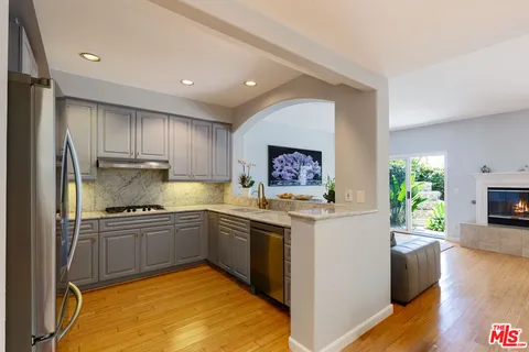 $1,699,999 | 6435 Zumirez Drive, Unit 14, Malibu, CA 90265