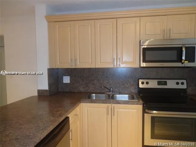 $260,000 | 2276 Southwest 81st Avenue, Unit 2276, Miramar, FL 33025