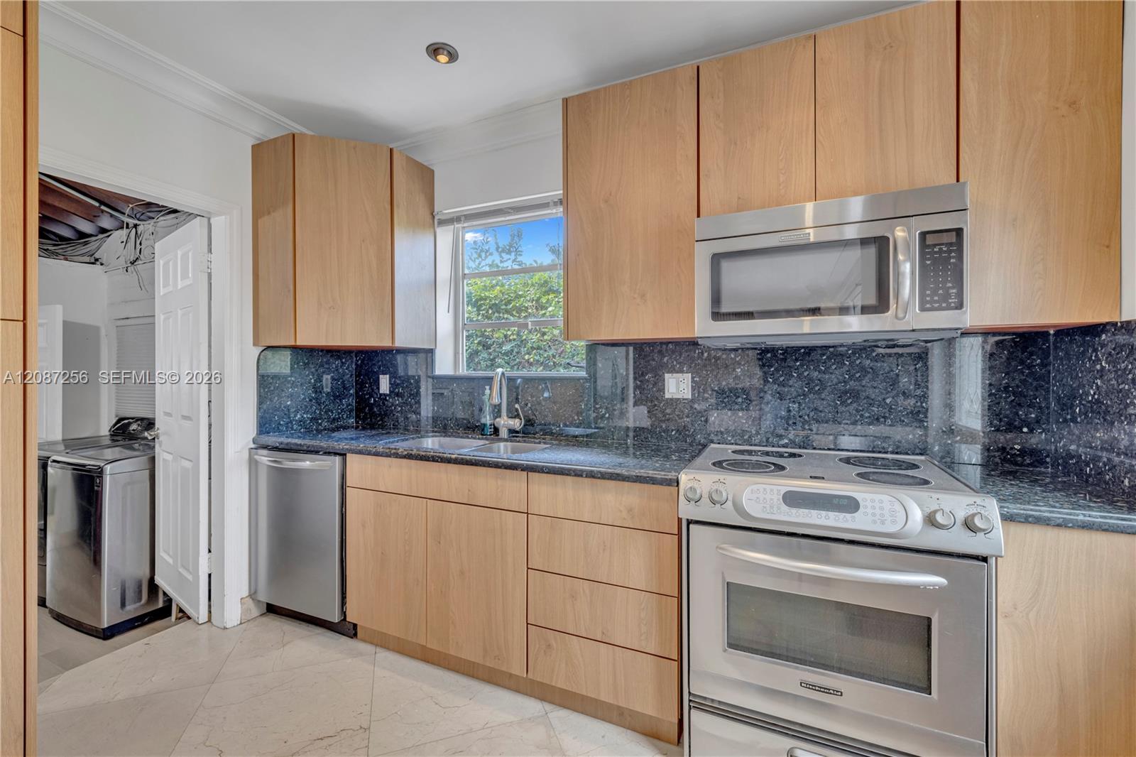 1815 Daytonia Road Miami Beach, FL 33141 - Photo 12 of 37 Gallery Image 12
