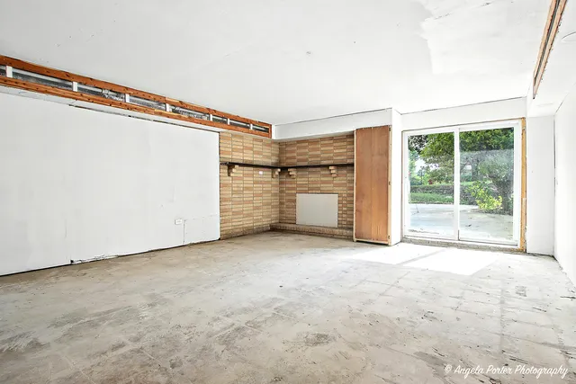 a view of a storage & utility room