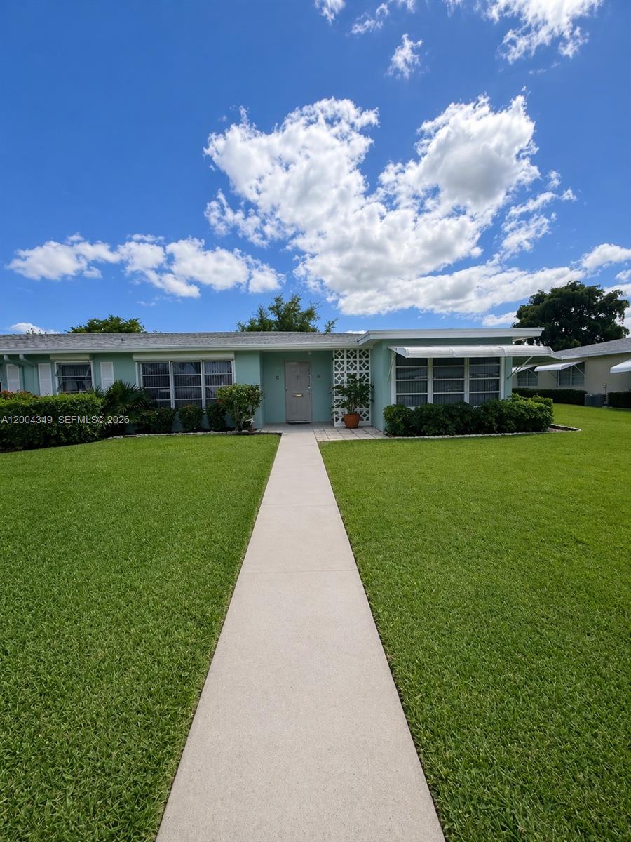 200 East High Point Court, Unit D Delray Beach, FL 33445 - Photo 1 of 12
