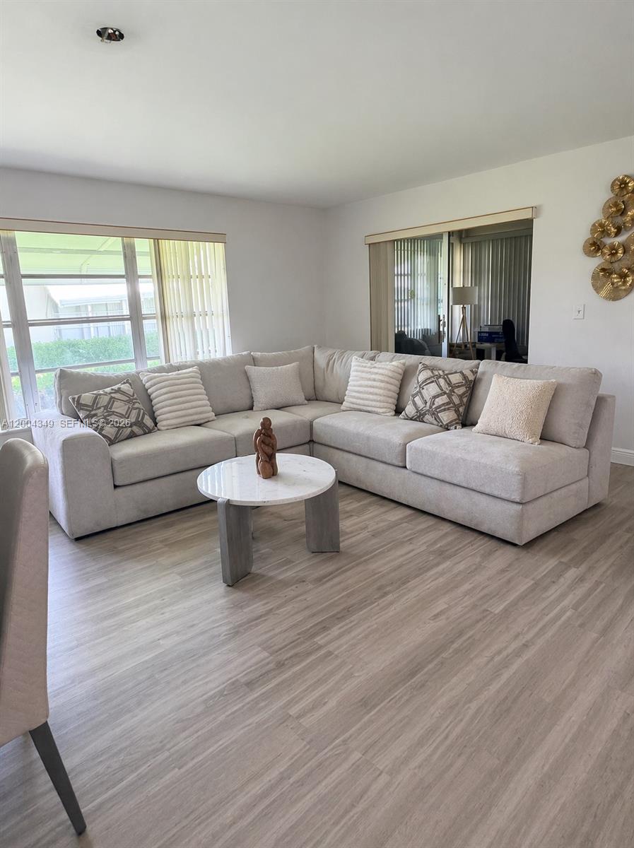 200 East High Point Court, Unit D Delray Beach, FL 33445 - Photo 4 of 12