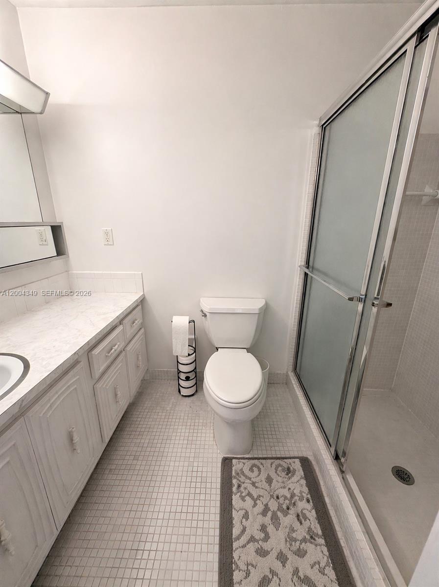 200 East High Point Court, Unit D Delray Beach, FL 33445 - Photo 6 of 12