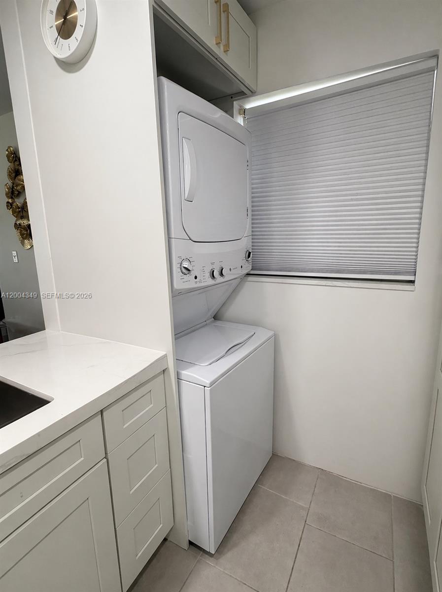 200 East High Point Court, Unit D Delray Beach, FL 33445 - Photo 8 of 12