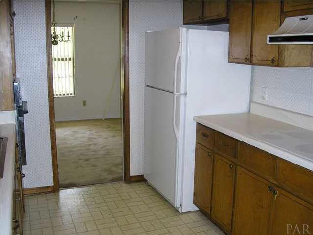 5750 Audubon Drive Pensacola, FL 32504 - Photo 3 of 8