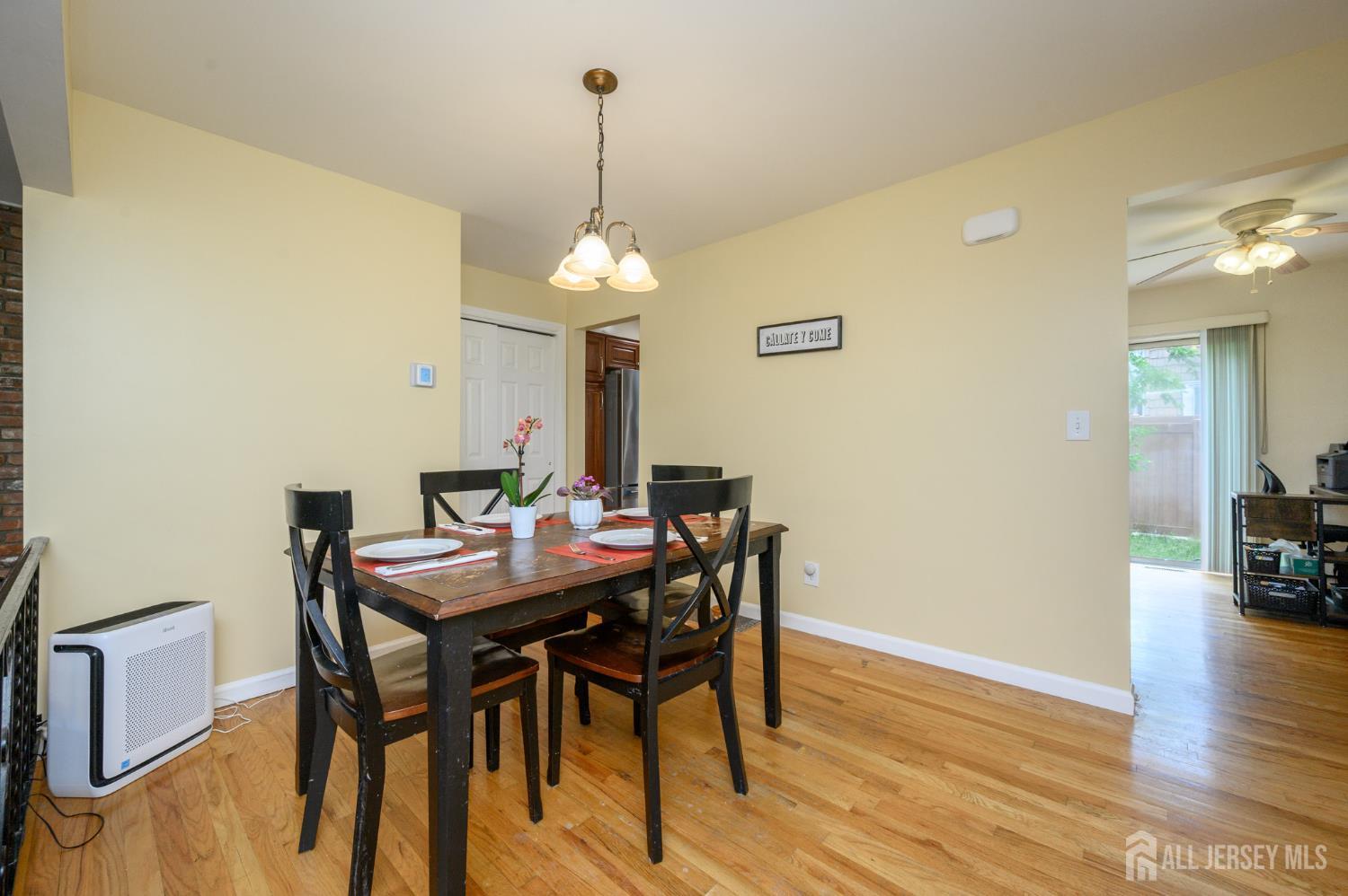 171 Howell Avenue Fords, NJ 08863 - Photo 7 of 33