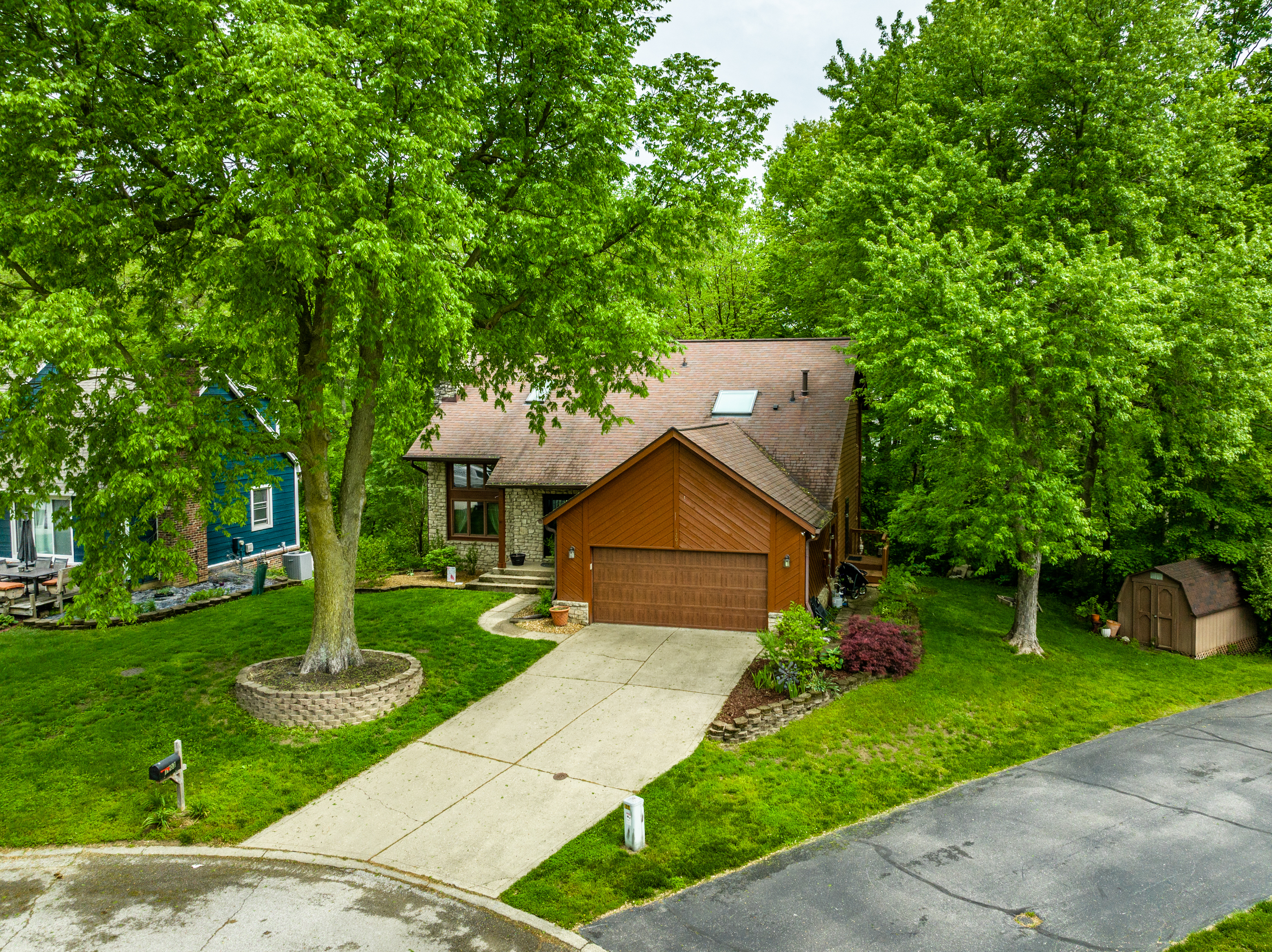 1203 Ridgeview Court Avon, IN 46123 - Photo 5 of 32