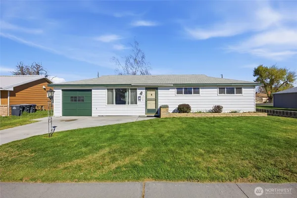 $259,000 | 814 South Evergreen Drive, Moses Lake, WA 98837