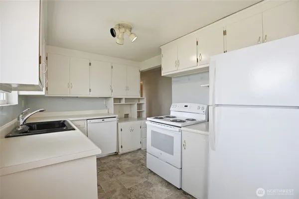 $259,000 | 814 South Evergreen Drive, Moses Lake, WA 98837