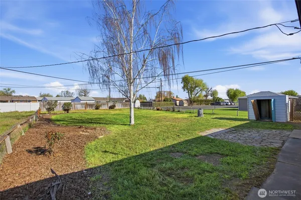 $259,000 | 814 South Evergreen Drive, Moses Lake, WA 98837