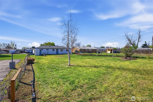$259,000 | 814 South Evergreen Drive, Moses Lake, WA 98837