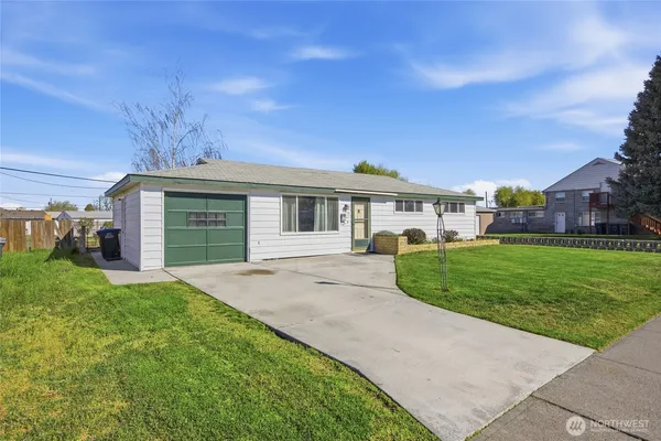 $259,000 | 814 South Evergreen Drive, Moses Lake, WA 98837