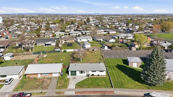$259,000 | 814 South Evergreen Drive, Moses Lake, WA 98837