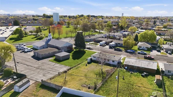 $259,000 | 814 South Evergreen Drive, Moses Lake, WA 98837