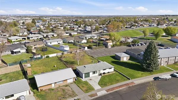 $259,000 | 814 South Evergreen Drive, Moses Lake, WA 98837
