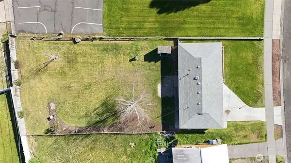 $259,000 | 814 South Evergreen Drive, Moses Lake, WA 98837