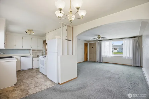 $259,000 | 814 South Evergreen Drive, Moses Lake, WA 98837