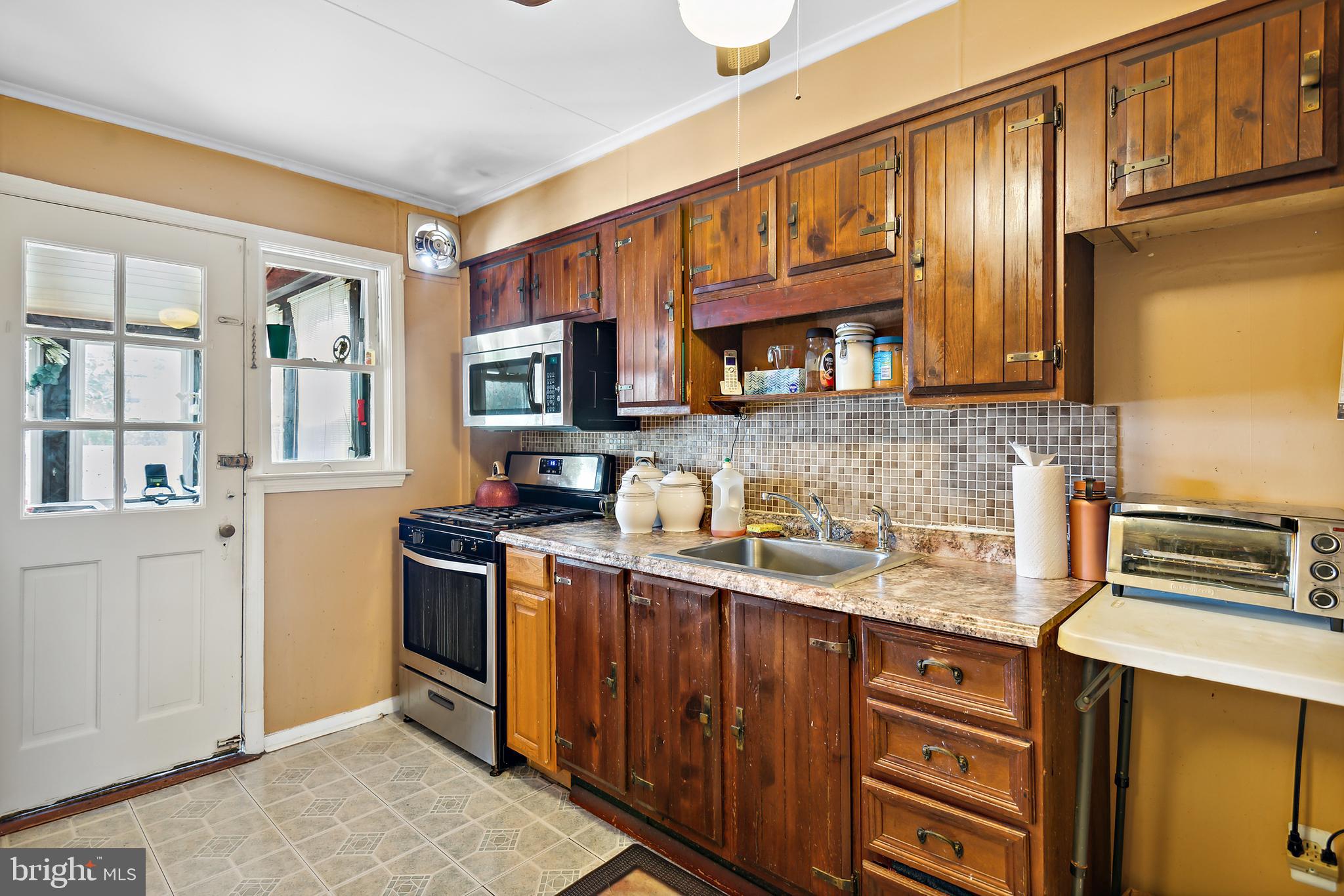 8441 Pleasant Plains Road Towson, MD 21286 - Photo 11 of 39