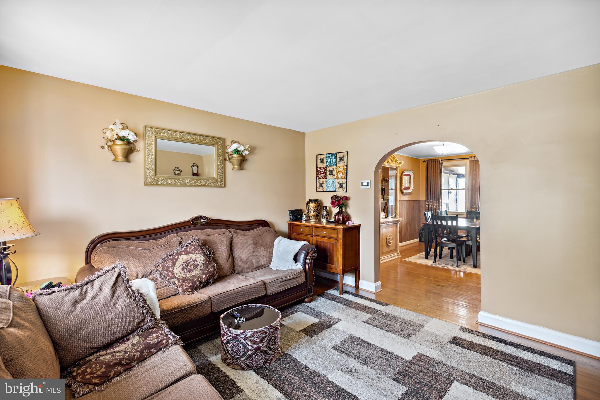 8441 Pleasant Plains Road Towson, MD 21286 - Photo 4 of 39