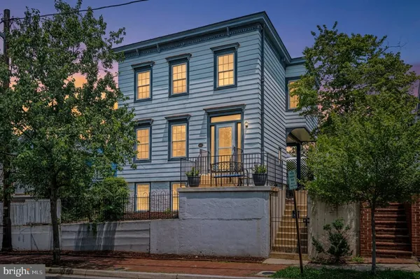 $550,000 | 309 Princess Anne Street, Fredericksburg, VA 22401