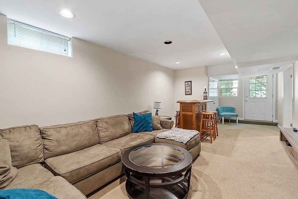 62 Meadowood Road North Andover, MA 01845 - Photo 17 of 39 Gallery Image 17