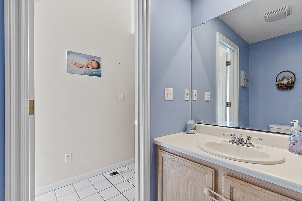 62 Meadowood Road North Andover, MA 01845 - Photo 34 of 39 Gallery Image 34