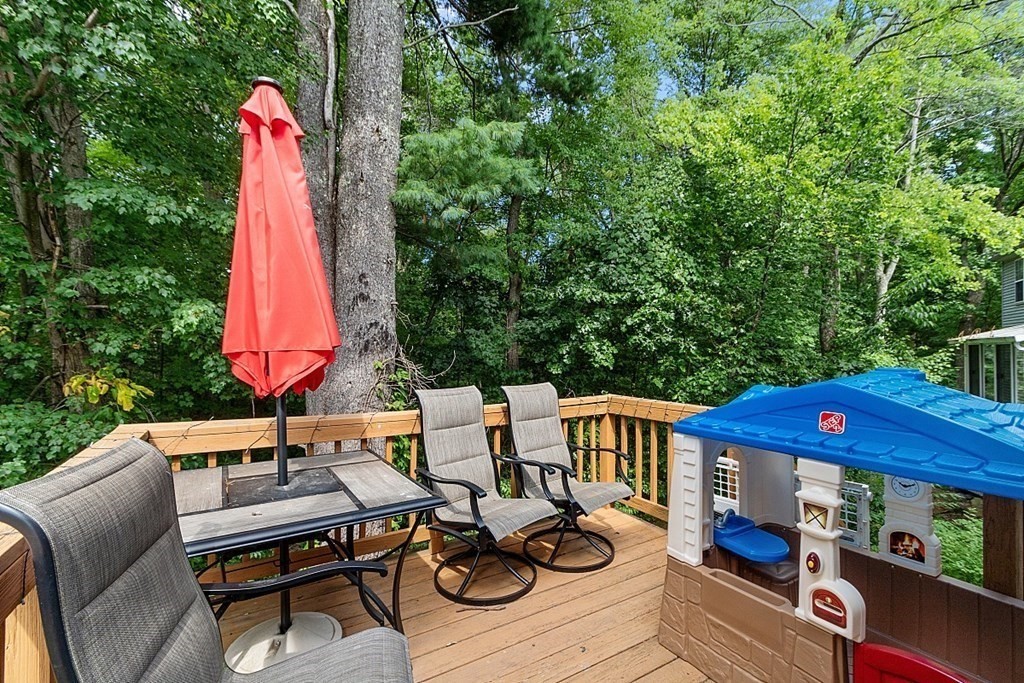 62 Meadowood Road North Andover, MA 01845 - Photo 37 of 39 Gallery Image 37