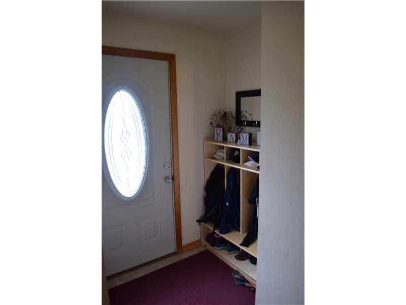 111 Staff Road Slippery Rock, PA 16057 - Photo 6 of 18 Entry/Foyer.