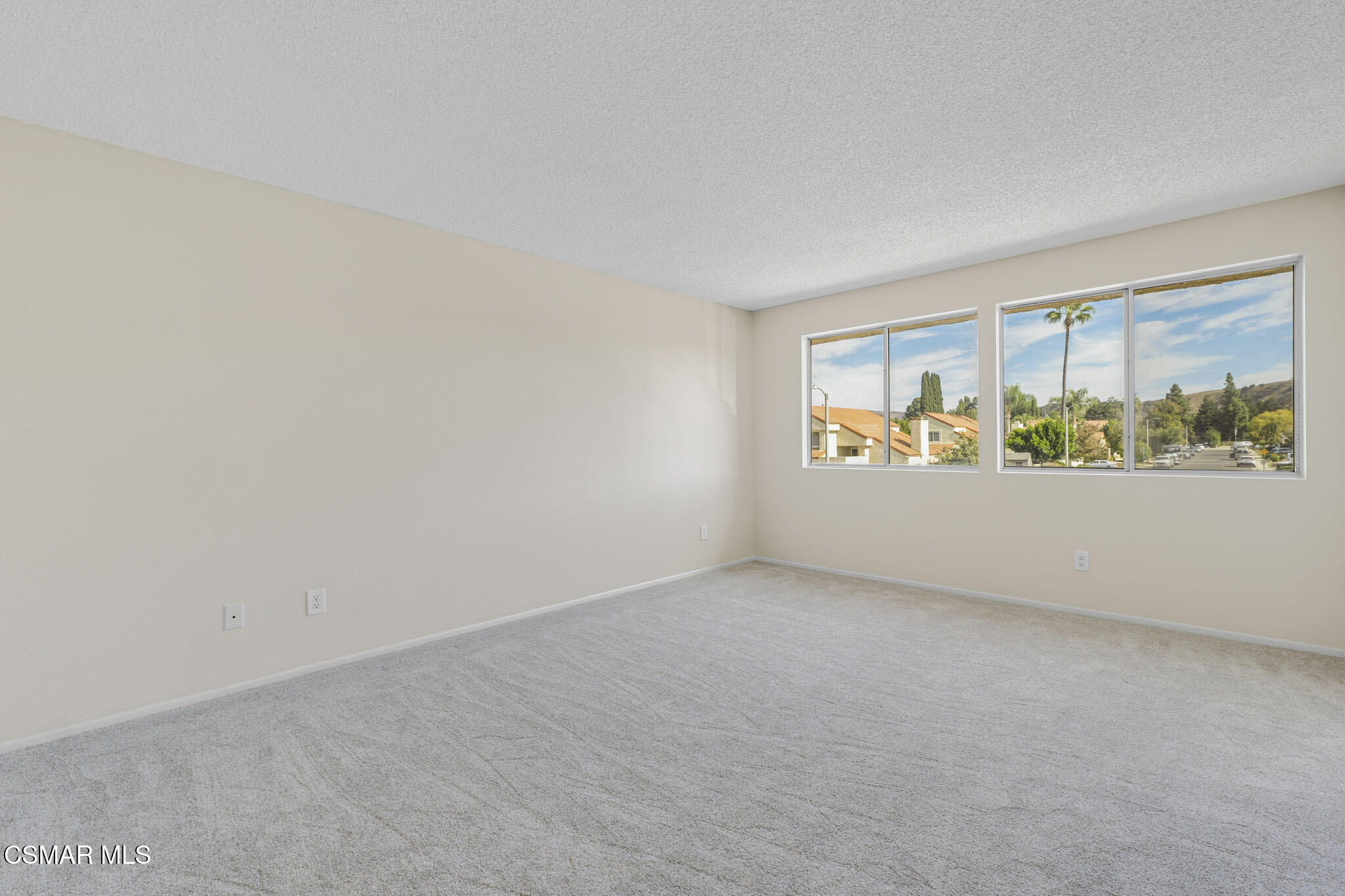 6635 Pecan Avenue Moorpark, CA 93021 - Photo 25 of 54 6635 Pecan Ave, Moorpark - HsHProd- (38)