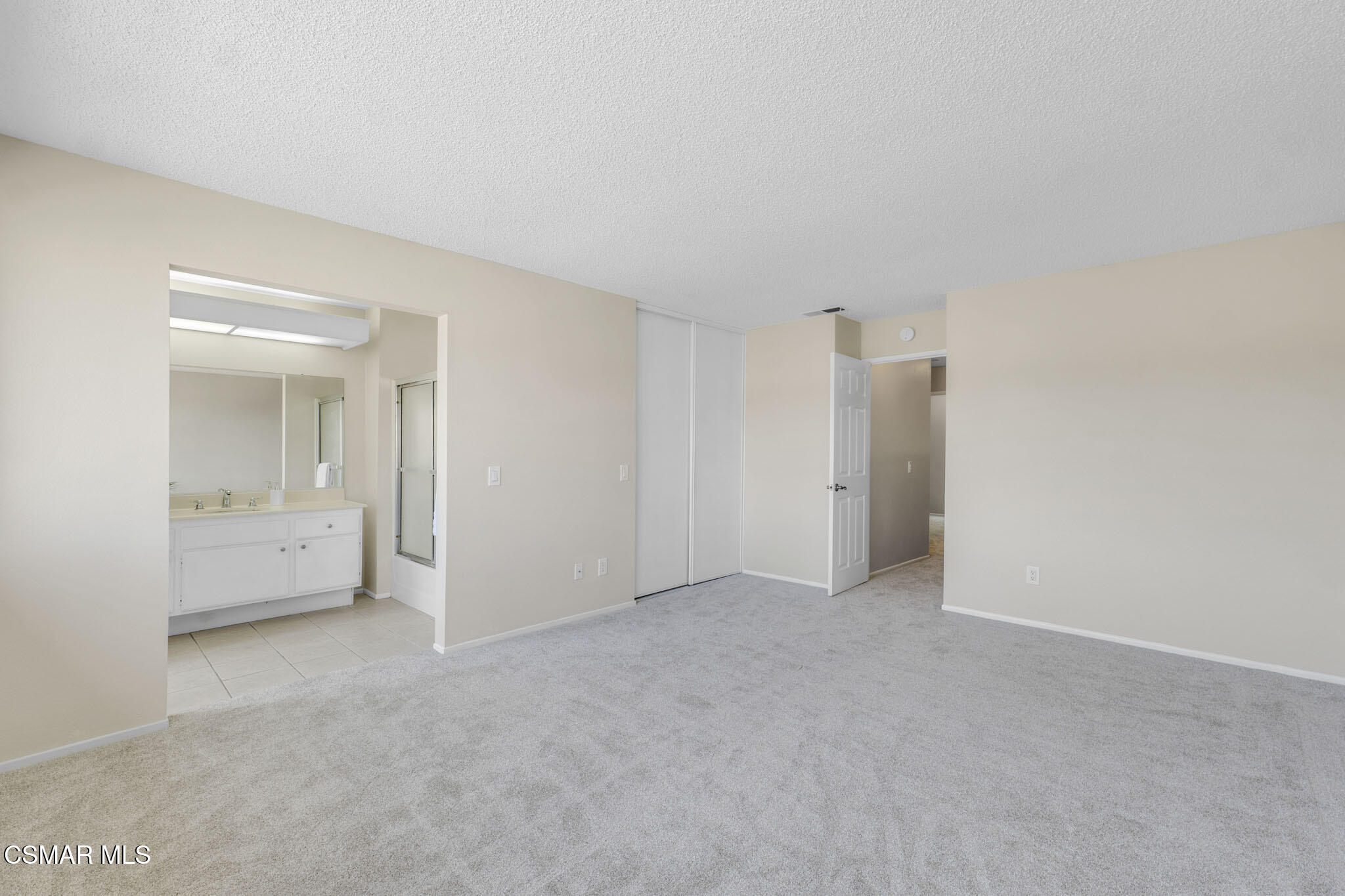 6635 Pecan Avenue Moorpark, CA 93021 - Photo 27 of 54 6635 Pecan Ave, Moorpark - HsHProd- (39)