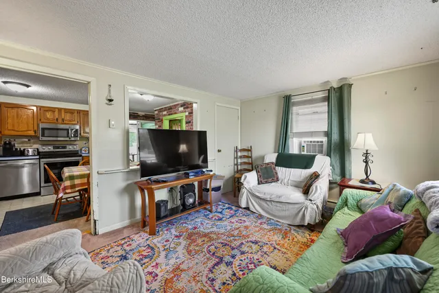 $199,000 | 39 Fieldwood Drive, Clarksburg, MA 01247