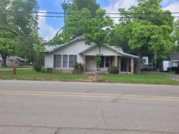 $40,000 | 384 Monroe Street, Deport, TX 75435