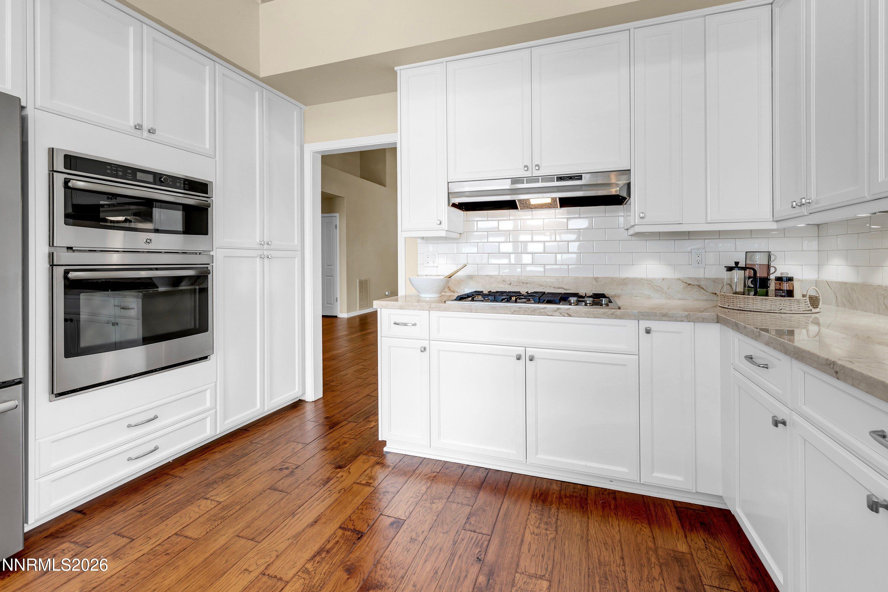 6089 Carriage House Way Reno, NV 89519 - Photo 21 of 36 CarriageHouse027-019-031-3000x2000