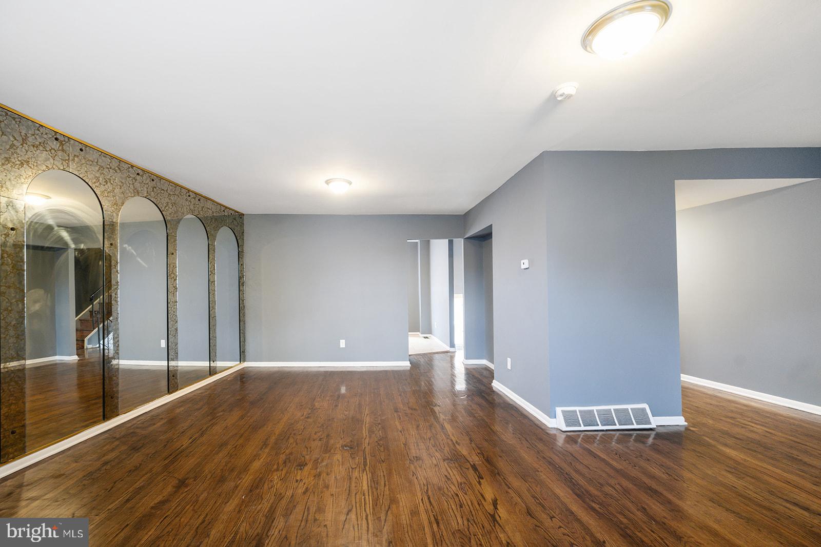 4709 Wallace Place Philadelphia, PA 19139 - Photo 6 of 25 Living/Dining