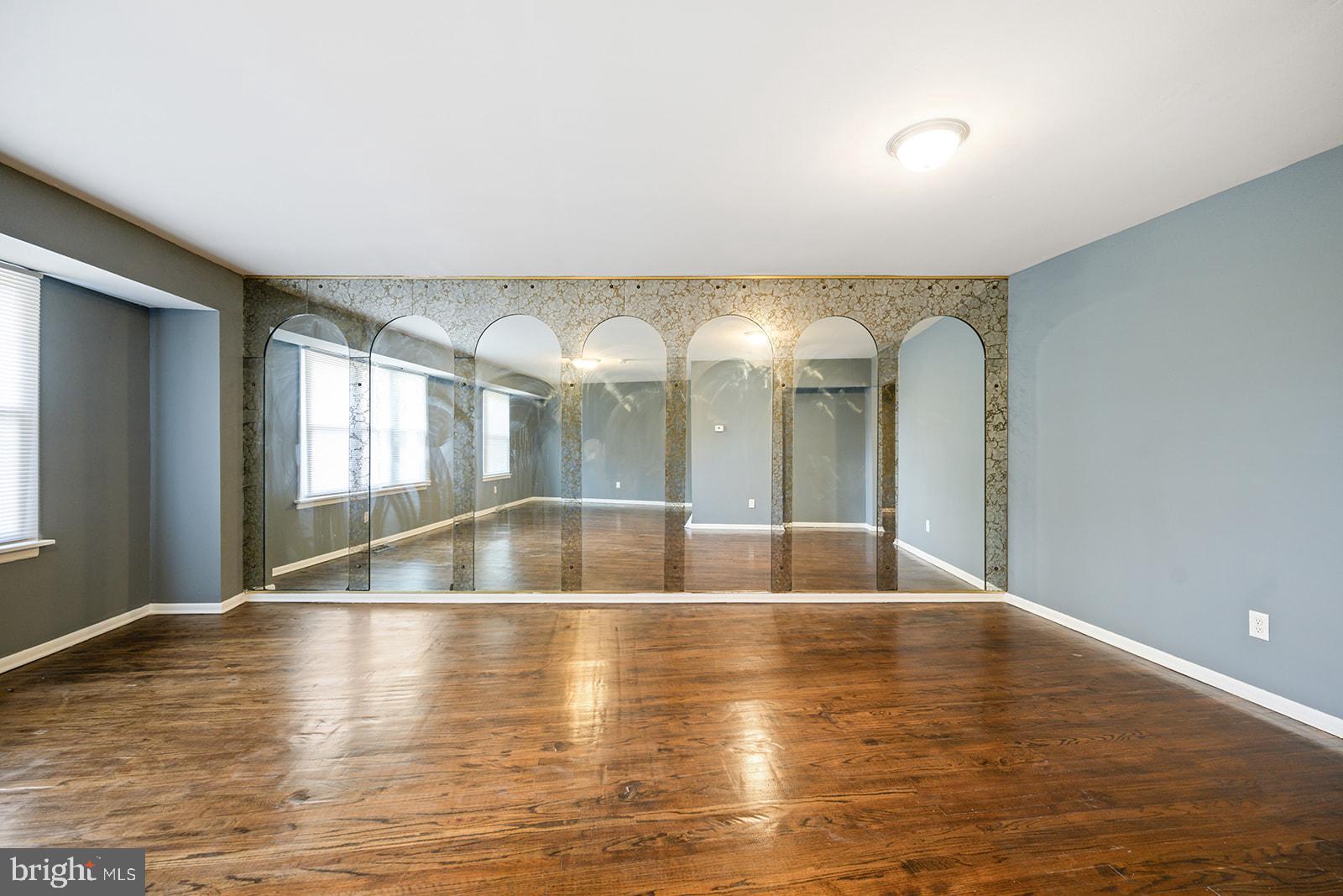 4709 Wallace Place Philadelphia, PA 19139 - Photo 9 of 25 Living/Dining