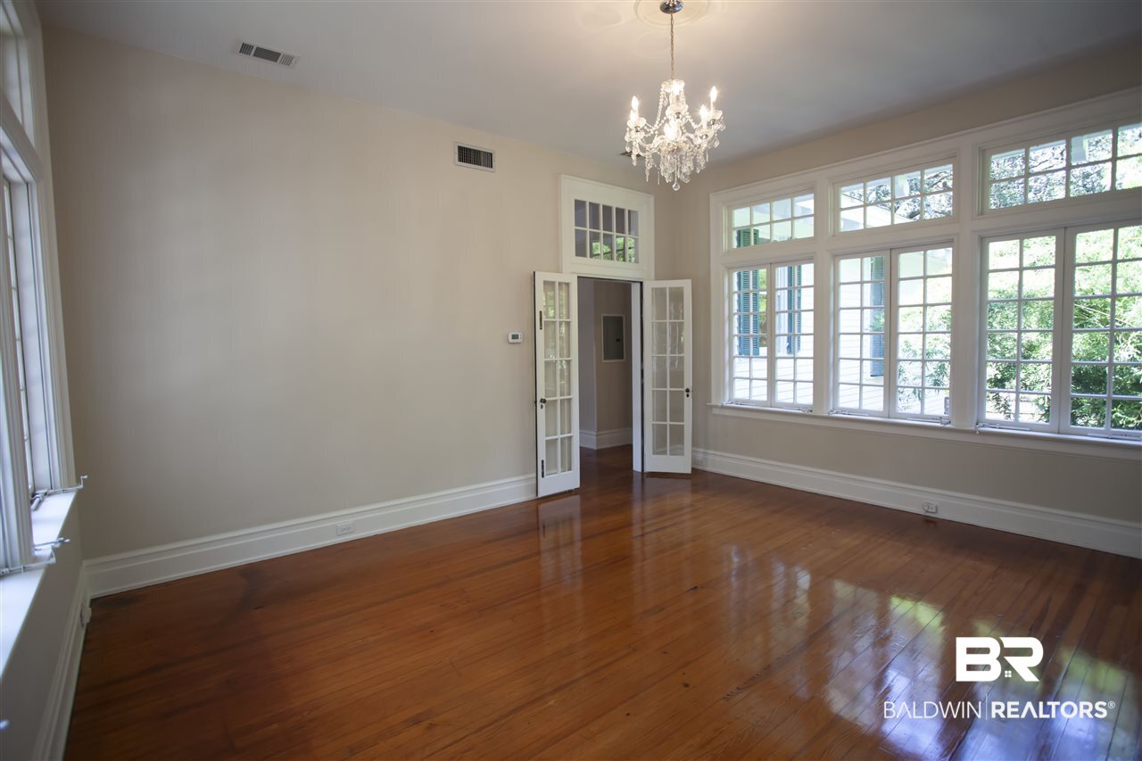1658 Government Street Mobile, AL 36604 - Photo 11 of 36 Additional view of sunroom off bedroom