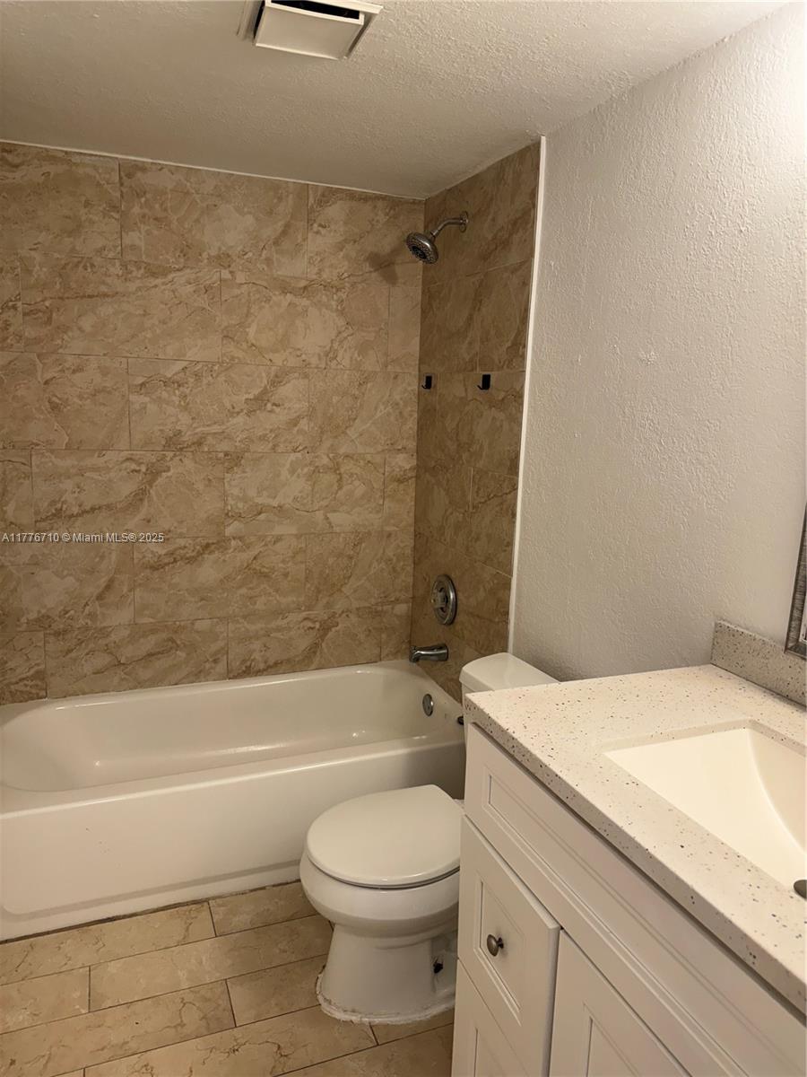 103 Gardens Drive, Unit 103 Pompano Beach, FL 33069 - Photo 16 of 28