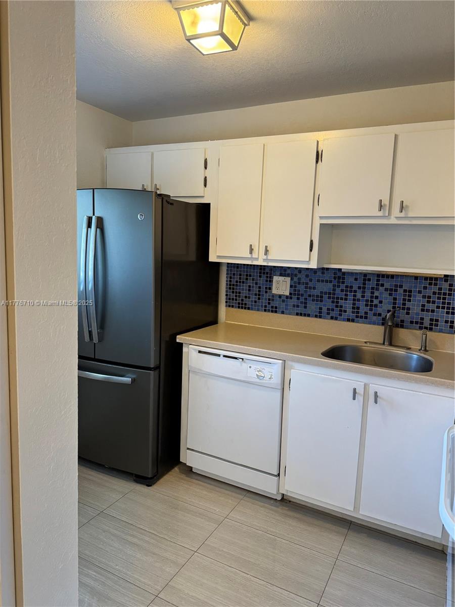 103 Gardens Drive, Unit 103 Pompano Beach, FL 33069 - Photo 7 of 28