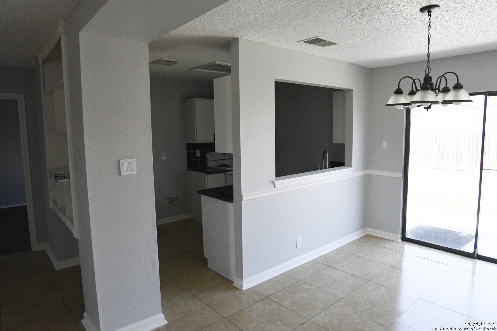 6131 Ashley Spring San Antonio, TX 78244 - Photo 4 of 11