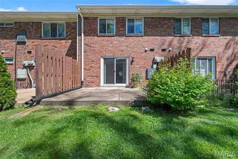 $155,000 | 10971 Carroll Wood Way, Unit 1, St. Louis, MO 63128