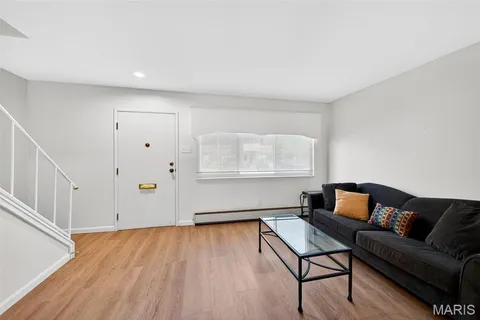 $155,000 | 10971 Carroll Wood Way, Unit 1, St. Louis, MO 63128