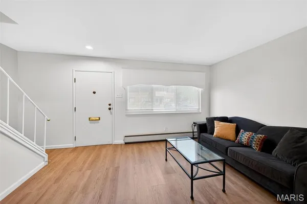$155,000 | 10971 Carroll Wood Way, Unit 1, St. Louis, MO 63128