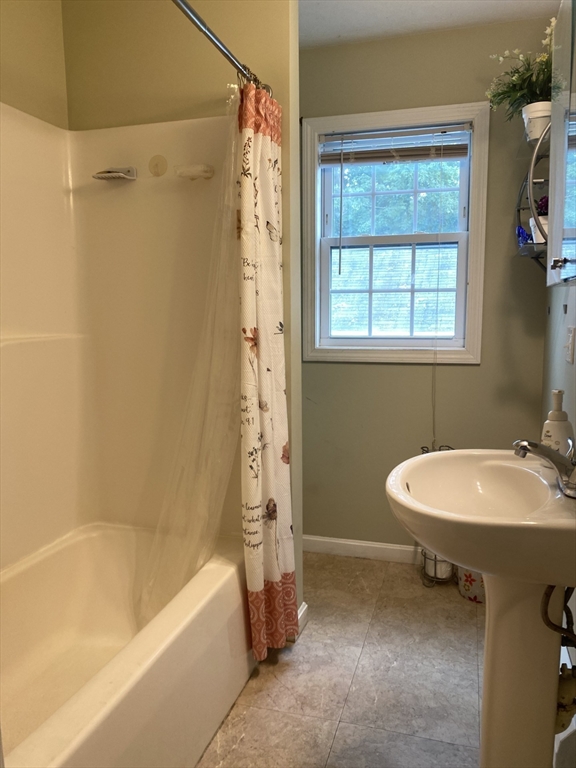 28 Glen Road Holbrook, MA 02343 - Photo 11 of 28 Gallery Image 11