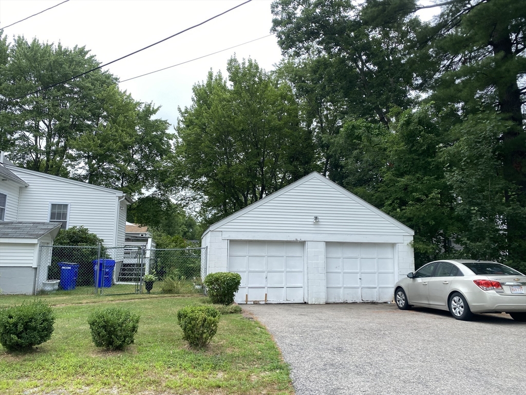 28 Glen Road Holbrook, MA 02343 - Photo 3 of 28 Gallery Image 3