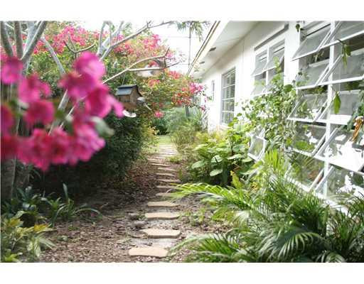 6010 Northeast 14th Road Fort Lauderdale, FL 33334 - Photo 11 of 15 Yard/Garden